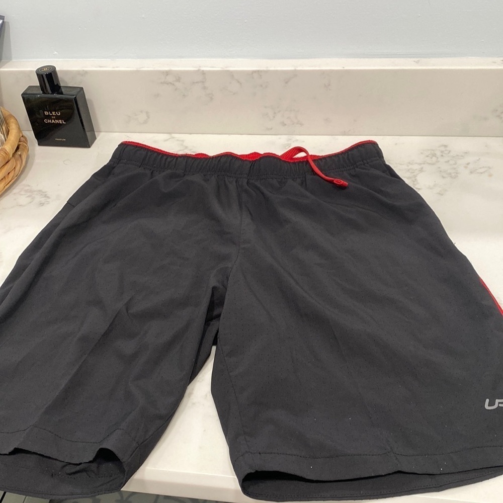 Mens workout shorts medium
